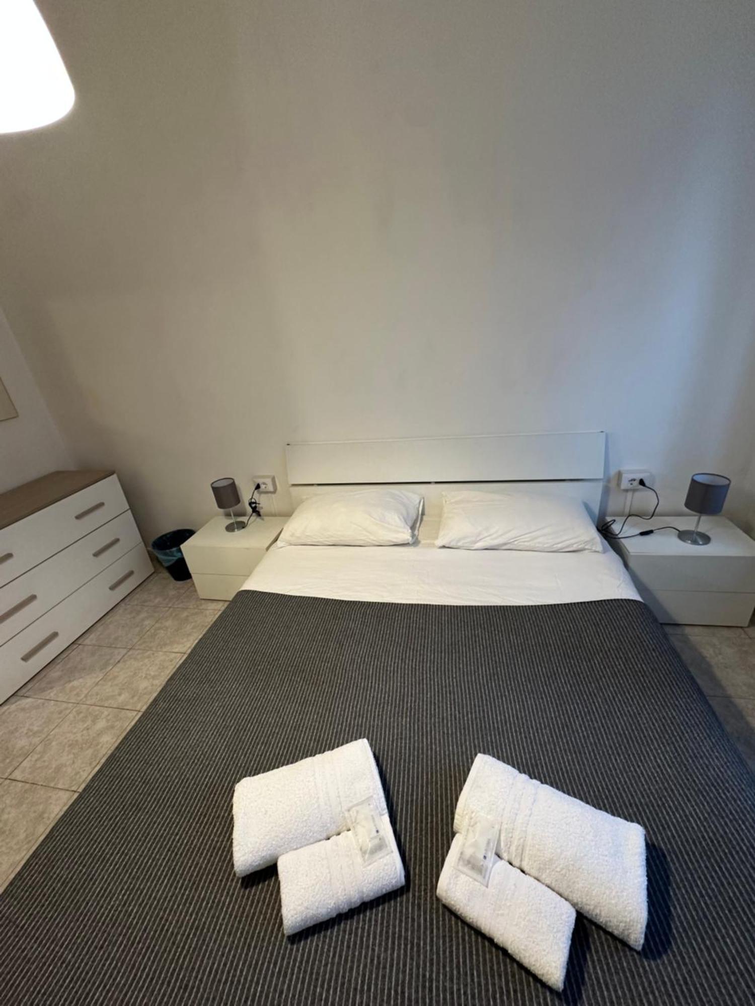 Standard Double Room with Shared Bathroom,1643408594:JPEG